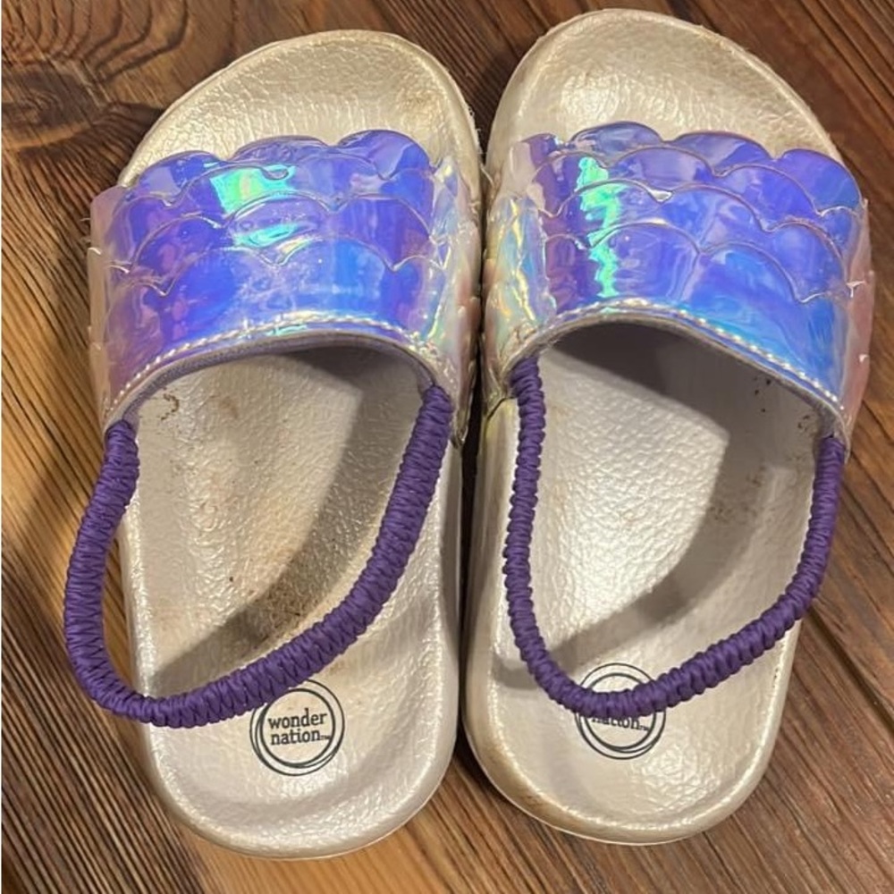 Size 6 iridescent sandals